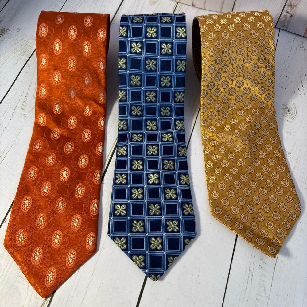 Ike Behar 100% Silk Necktie Oval-Geometric Pattern Blue~orange~gold New York USA